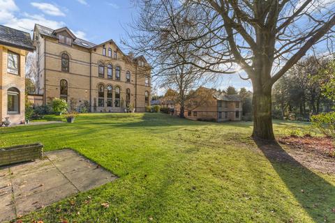 2 bedroom flat for sale, St Margarets Road, Bowdon, Cheshire, WA14