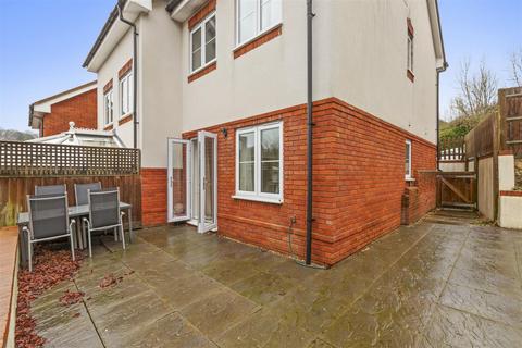 undefined, Hillview Gardens, High Wycombe HP13