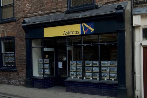 Retail property (high street) to rent, 17 Finkle St Selby YO8 0DT