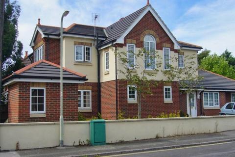 2 bedroom flat for sale, First Floor Flat, Stannington Crescent, SO40