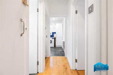 undefined, Dollis Avenue, Finchley, London, N3