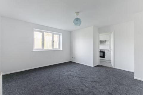 2 bedroom flat to rent, Leigh Hunt Drive, Southgate, N14 6DA