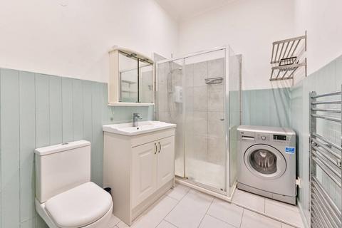 2 bedroom flat for sale, Wilberforce Road, N4, Islington, London, N4