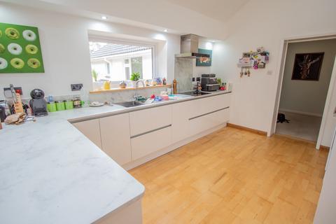 undefined, Eastfield, West Hill
