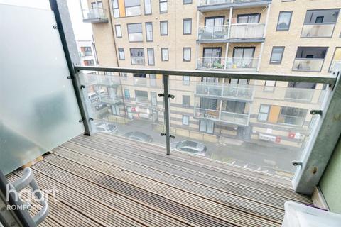 1 bedroom apartment to rent, 4 Crown Drive, ROMFORD