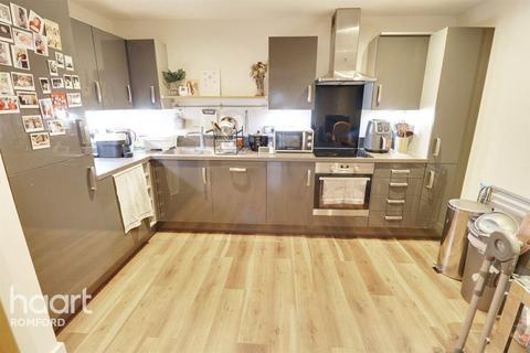 1 bedroom apartment to rent, 4 Crown Drive, ROMFORD