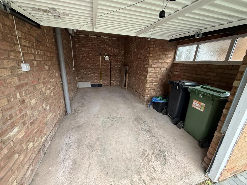 Garage.JPG