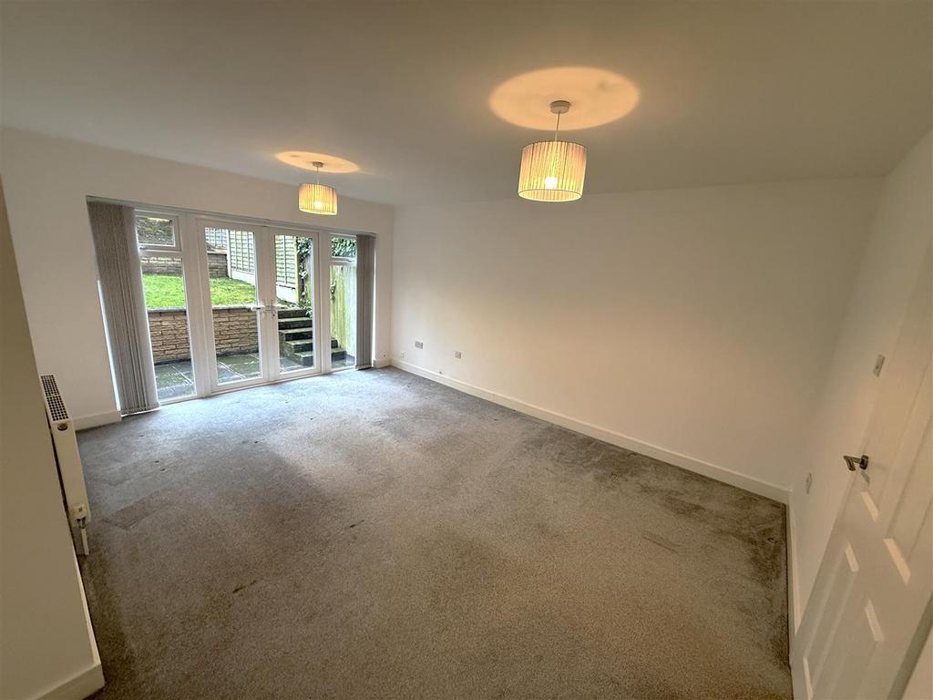 Living room 2.JPG
