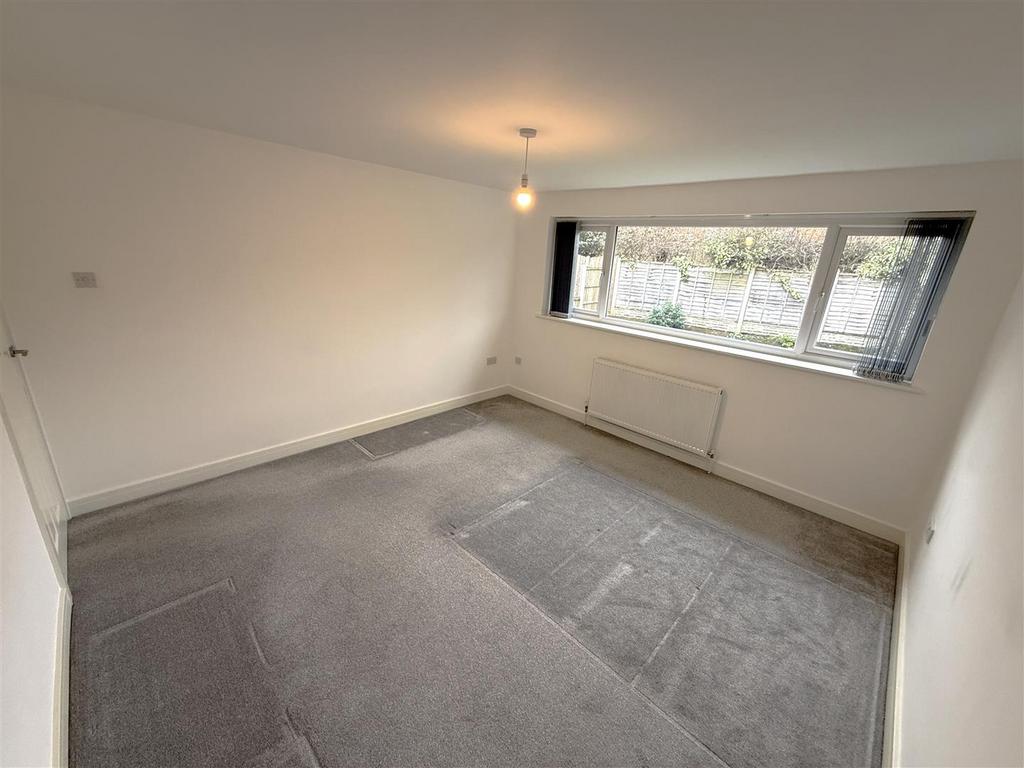 Principle bedroom 2.JPG