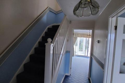 2 bedroom terraced house to rent, Steele Walk, Erith, DA8