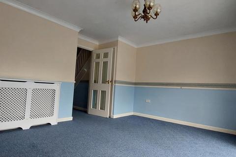 2 bedroom terraced house to rent, Steele Walk, Erith, DA8
