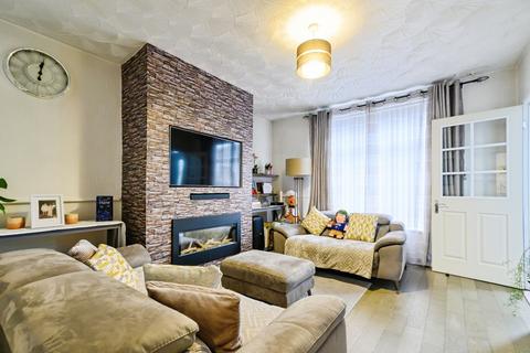 3 bedroom end of terrace house for sale, Bowgreave Avenue, Greater Manchester BL2