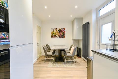 3 bedroom end of terrace house for sale, Bowgreave Avenue, Greater Manchester BL2
