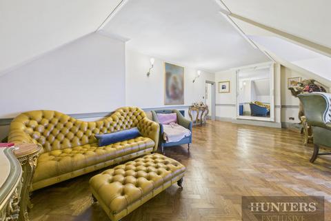 3 bedroom apartment for sale, Esplanade, Scarborough