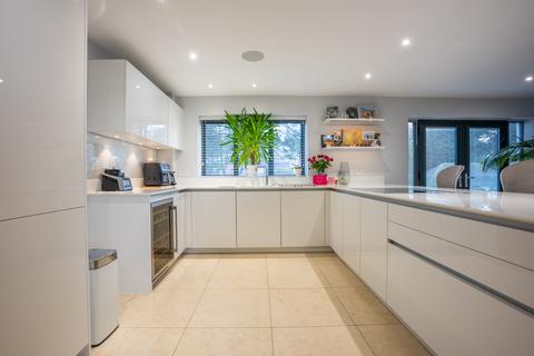 3 bedroom apartment for sale, Panorama Road, Sandbanks, Poole, Dorset, BH13