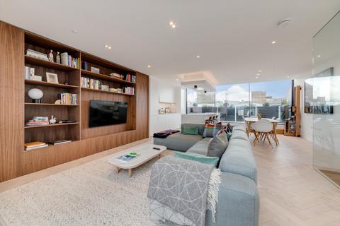 2 bedroom flat for sale, St. Albans Place, Angel, N1
