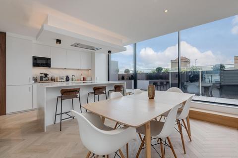 2 bedroom flat for sale, St. Albans Place, Angel, N1