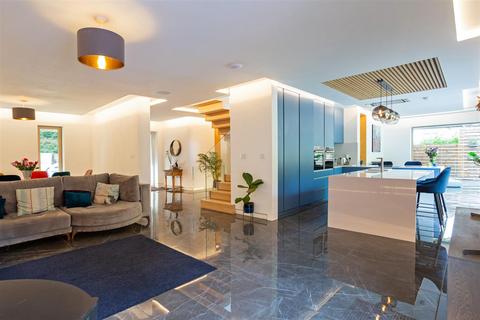 6 bedroom detached house for sale, Stroud Road, Nailsworth, Stroud