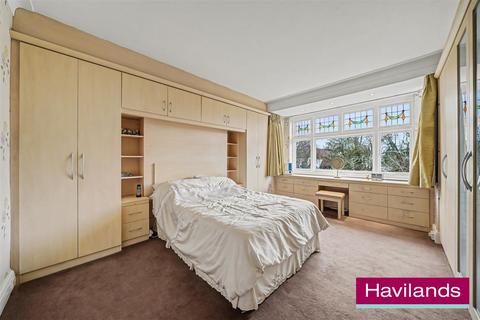undefined, Park Avenue, Enfield