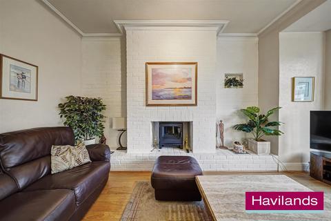 4 bedroom semi-detached house for sale, Park Avenue, Enfield