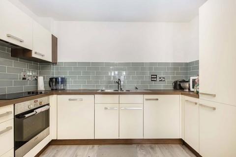 1 bedroom flat to rent, Woodmill Close, London SW15