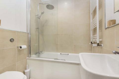 1 bedroom flat to rent, Woodmill Close, London SW15