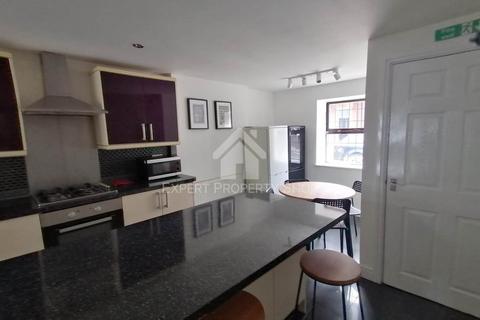 undefined, *ROOM AVAILABLE* Room 3, 88 Carlton Road, Worksop.