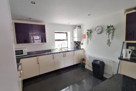 undefined, *ROOM AVAILABLE* Room 3, 88 Carlton Road, Worksop.