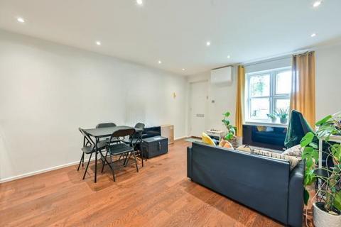 1 bedroom flat for sale, Cadet Drive, London, SE1 5RU