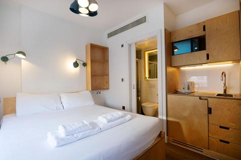 Studio to rent, Philbeach Gardens, Earls Court, London SW5