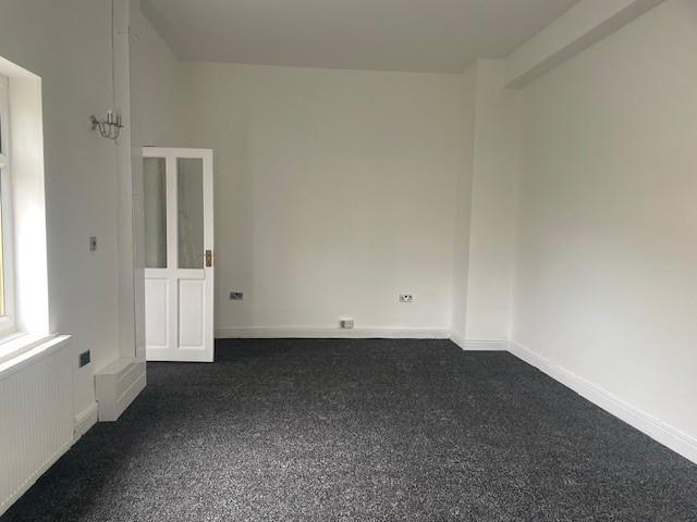 Lounge 1.jpg