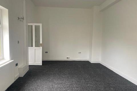 4 bedroom semi-detached house to rent, Heights Lane, Bradford BD9