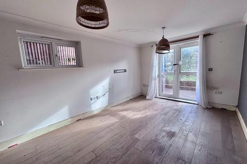 undefined, Swan Road, West Drayton