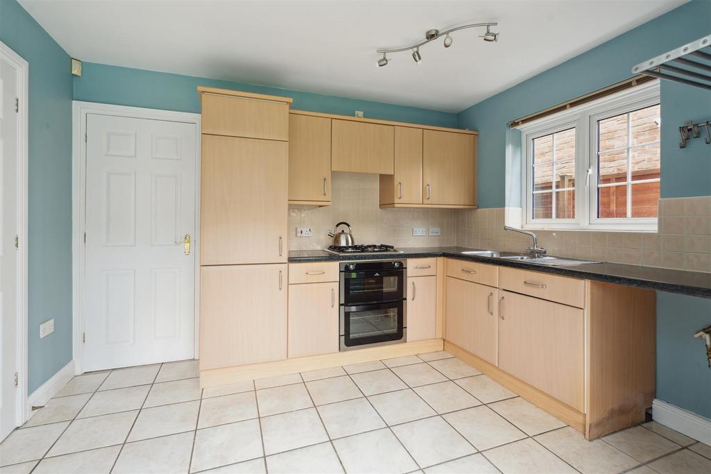 77 Appletrees Crescent, Bromsgrove, B61 0 UD DML141