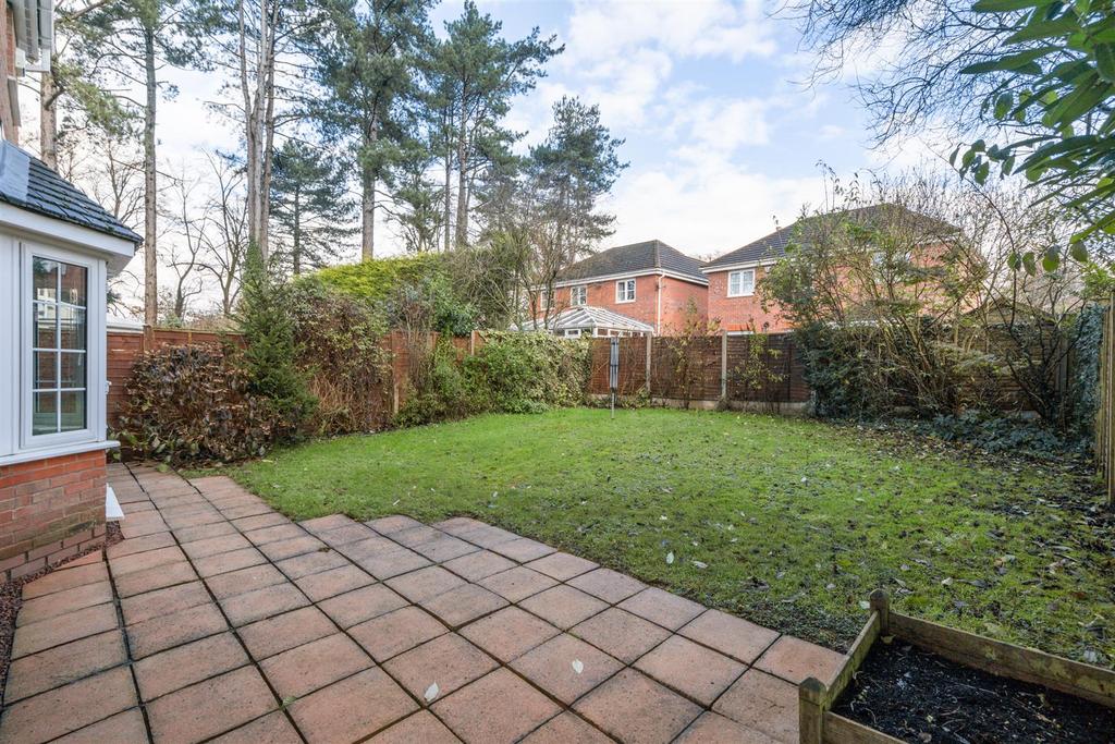 77 Appletrees Crescent, Bromsgrove, B61 0 UD DML141