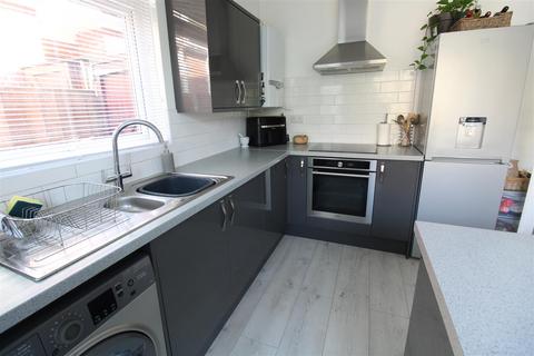 2 bedroom semi-detached bungalow for sale, Broadfields Avenue, Cowes PO31