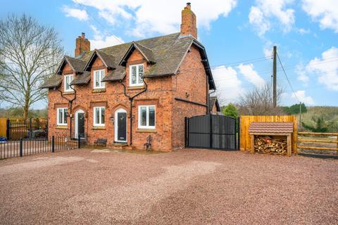3 bedroom semi-detached house for sale, Ashwood, Kingswinford, DY6