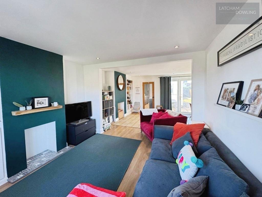 Pbox-living room-343994.jpg