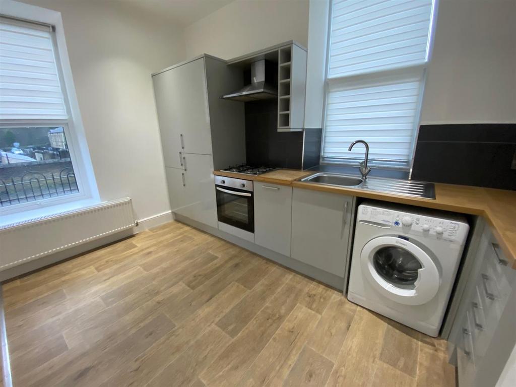 KITCHEN 2.jpg