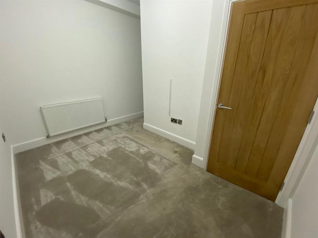 BEDROOM.jpg