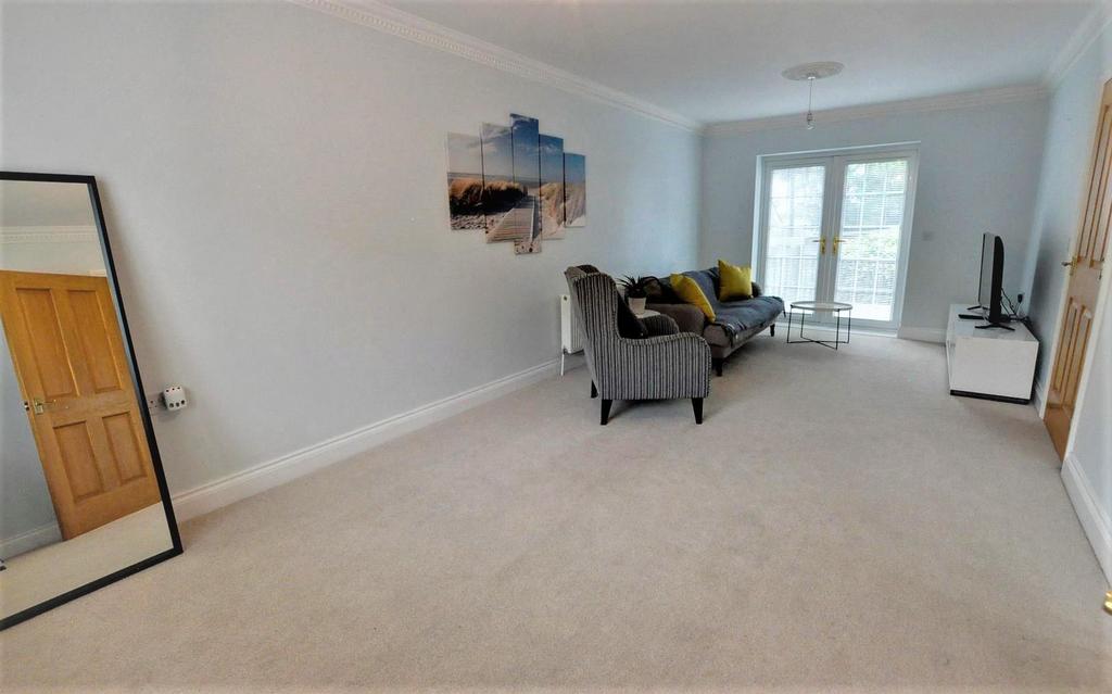 Family Room.jpg