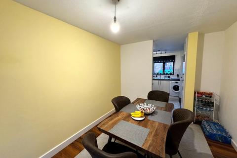 2 bedroom terraced house to rent, Melbury Lane, Northampton, Northamptonshire
