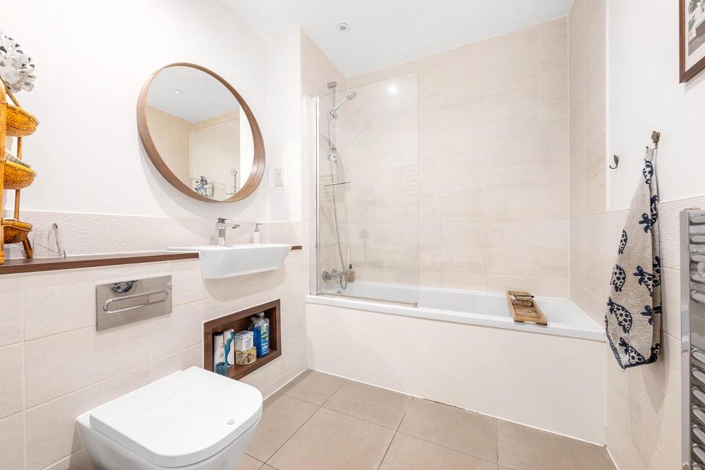 Bathroom.JPG