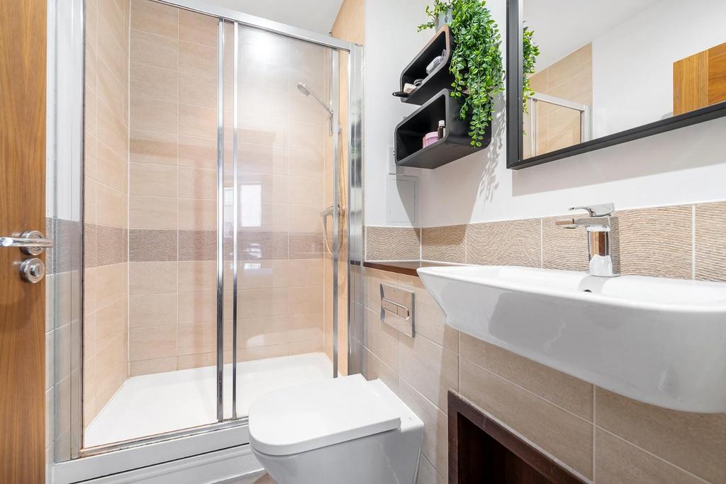 Ensuite.JPG