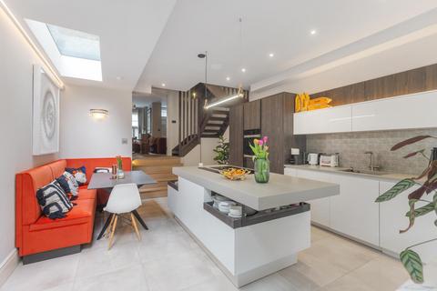 3 bedroom terraced house for sale, Rainville Road, London W6