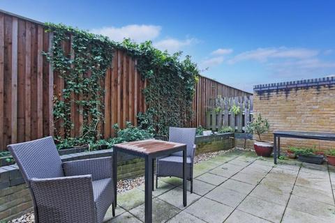 1 bedroom flat to rent, Regent's Park Road, London NW1