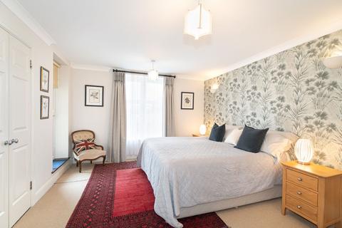 2 bedroom flat to rent, Keswick Road, London, SW15