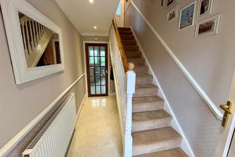 3 bedroom townhouse for sale, Highbury Close, Salisbury