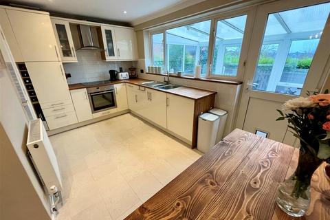 3 bedroom townhouse for sale, Highbury Close, Salisbury