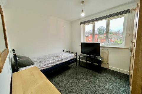 2 bedroom flat for sale, University Court, Grantham, NG31